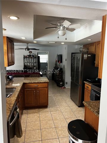 522 SE 34 TERRACE, Cape Coral, FL 33904