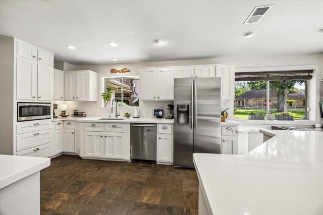 2020 Pecan Lake Drive, Richmond, TX 77406