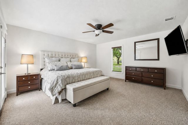 2020 Pecan Lake Drive, Richmond, TX 77406