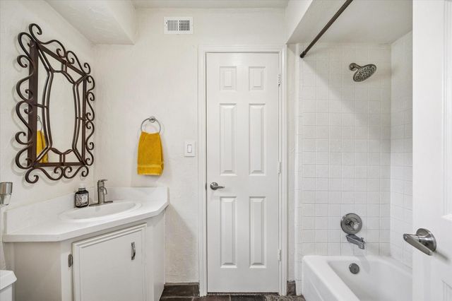2020 Pecan Lake Drive, Richmond, TX 77406