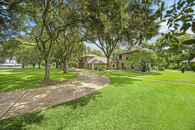 2020 Pecan Lake Drive, Richmond, TX 77406