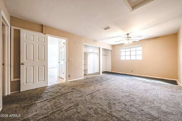 4021 E AMBERWOOD Drive, Phoenix, AZ 85048