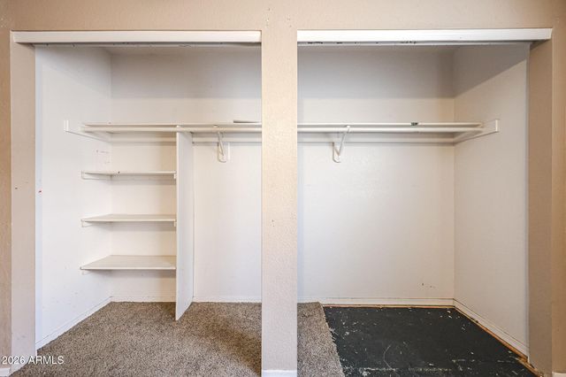 4021 E AMBERWOOD Drive, Phoenix, AZ 85048