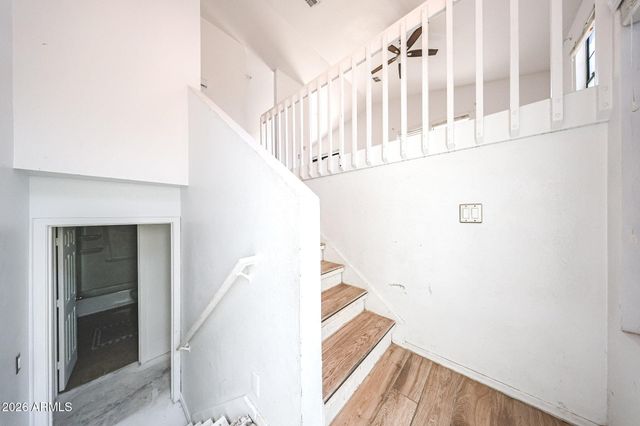 4021 E AMBERWOOD Drive, Phoenix, AZ 85048