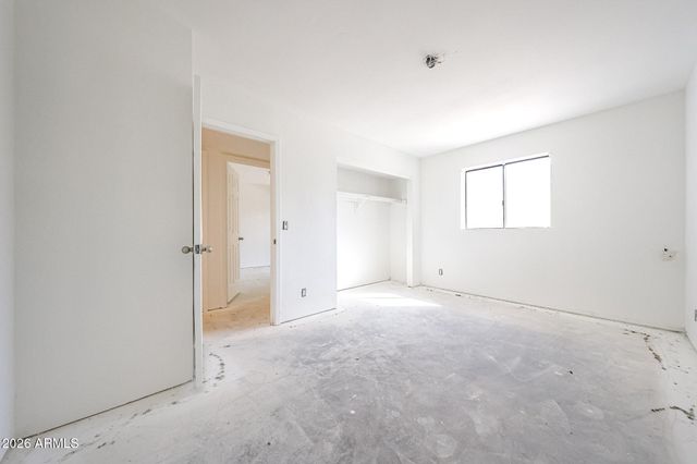 4021 E AMBERWOOD Drive, Phoenix, AZ 85048