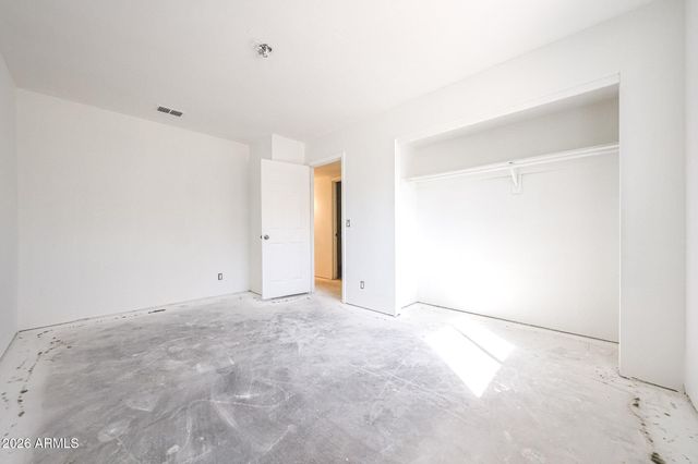 4021 E AMBERWOOD Drive, Phoenix, AZ 85048