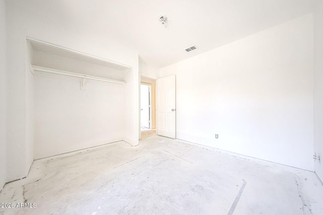 4021 E AMBERWOOD Drive, Phoenix, AZ 85048