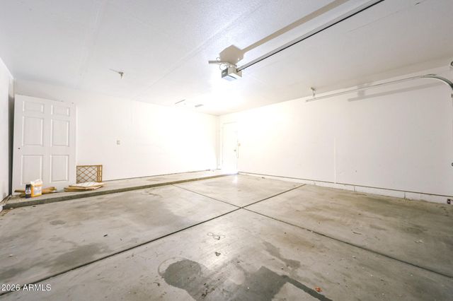 4021 E AMBERWOOD Drive, Phoenix, AZ 85048