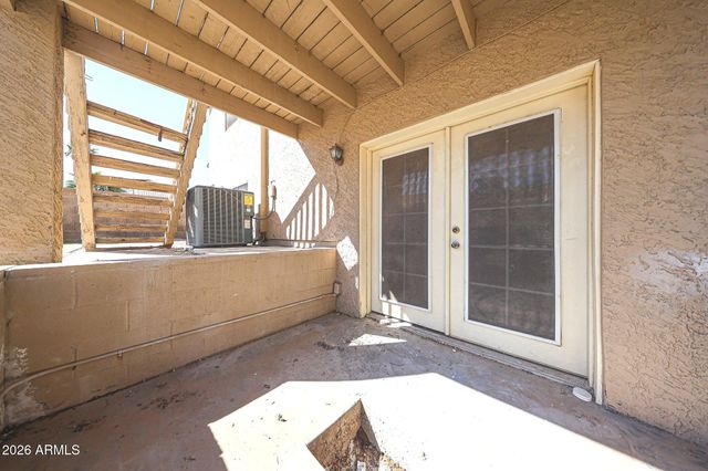 4021 E AMBERWOOD Drive, Phoenix, AZ 85048