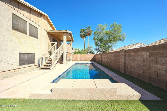 4021 E AMBERWOOD Drive, Phoenix, AZ 85048