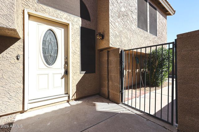 4021 E AMBERWOOD Drive, Phoenix, AZ 85048