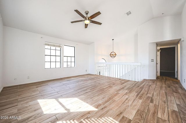 4021 E AMBERWOOD Drive, Phoenix, AZ 85048