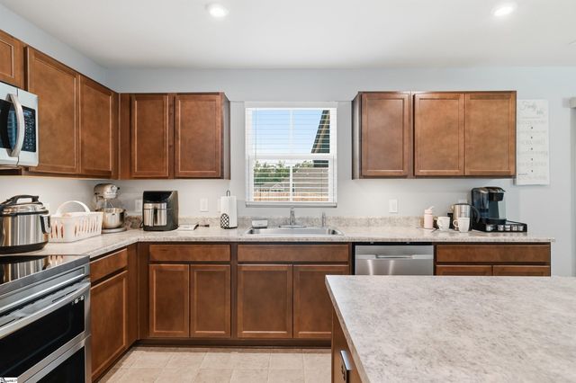 841 Speakeasy Lane, Inman, SC 29349