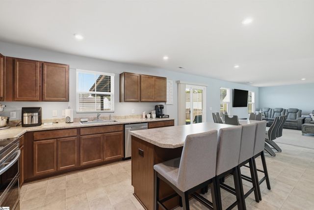 841 Speakeasy Lane, Inman, SC 29349