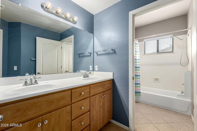 705 W QUEEN CREEK Road 2114, Chandler, AZ 85248