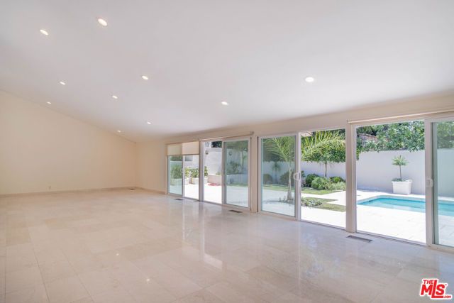 480 N Robinwood Drive, Los Angeles, CA 90049