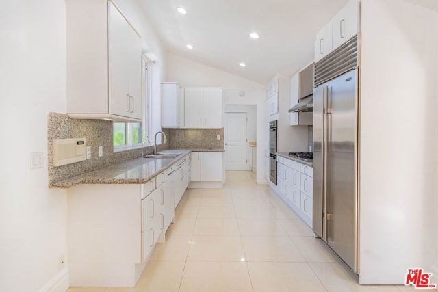 480 N Robinwood Drive, Los Angeles, CA 90049