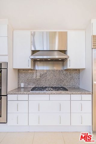 480 N Robinwood Drive, Los Angeles, CA 90049