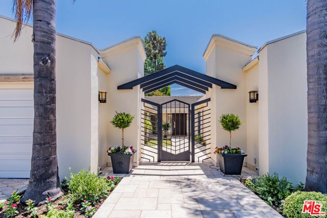 480 N Robinwood Drive, Los Angeles, CA 90049