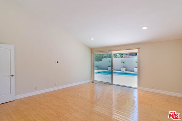 480 N Robinwood Drive, Los Angeles, CA 90049