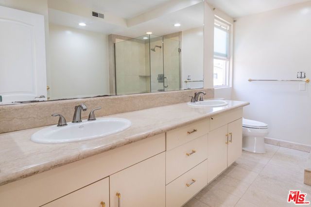 480 N Robinwood Drive, Los Angeles, CA 90049