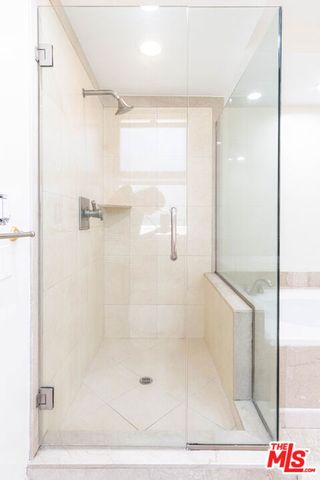 480 N Robinwood Drive, Los Angeles, CA 90049