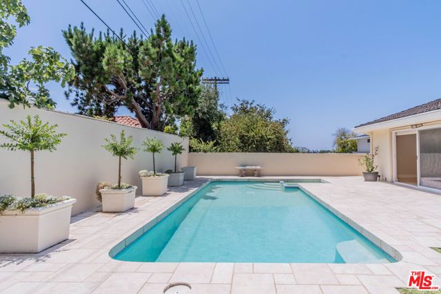 480 N Robinwood Drive, Los Angeles, CA 90049