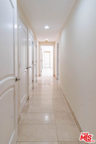 480 N Robinwood Drive, Los Angeles, CA 90049