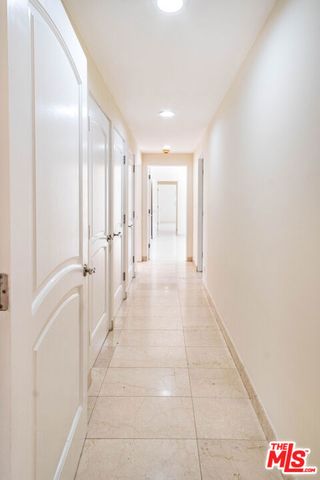 480 N Robinwood Drive, Los Angeles, CA 90049