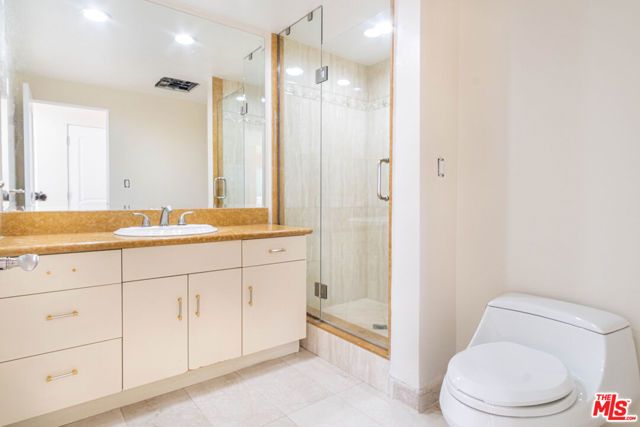 480 N Robinwood Drive, Los Angeles, CA 90049