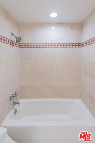 480 N Robinwood Drive, Los Angeles, CA 90049