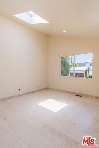 480 N Robinwood Drive, Los Angeles, CA 90049