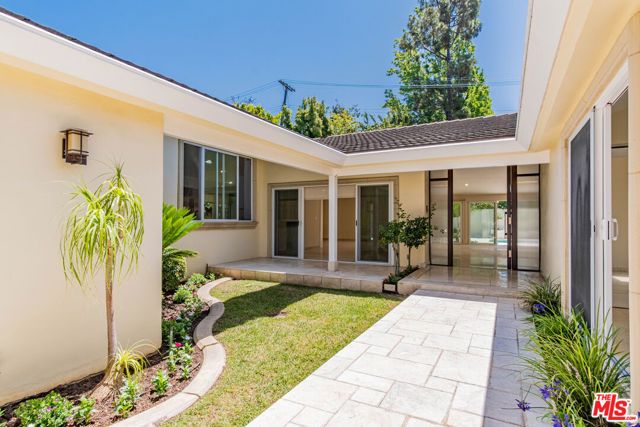 480 N Robinwood Drive, Los Angeles, CA 90049