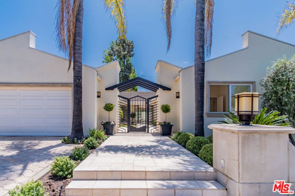 480 N Robinwood Drive, Los Angeles, CA 90049