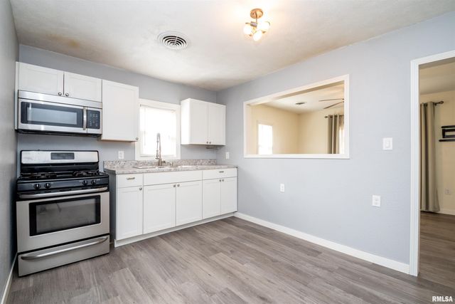 12730 CARTER Road, Pekin, IL 61554