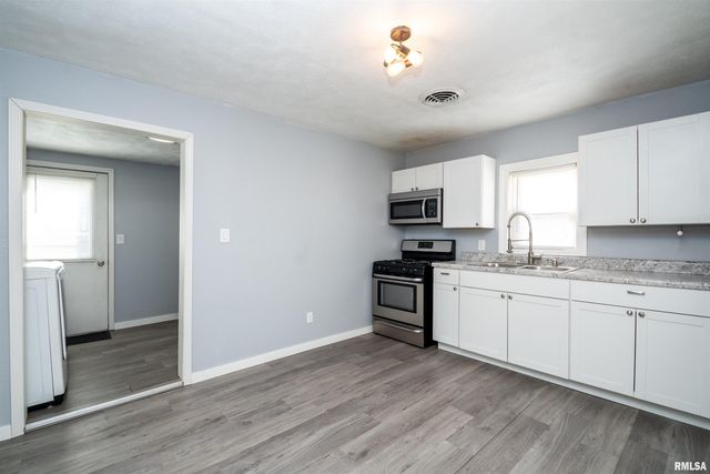 12730 CARTER Road, Pekin, IL 61554