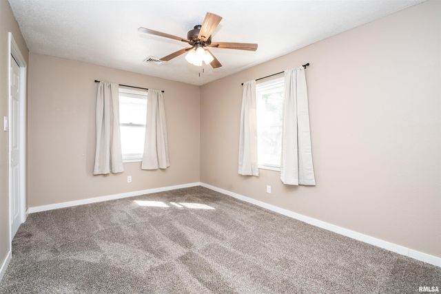 12730 CARTER Road, Pekin, IL 61554