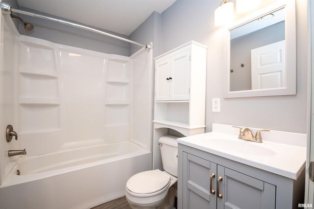 12730 CARTER Road, Pekin, IL 61554