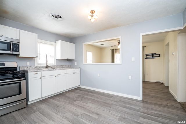 12730 CARTER Road, Pekin, IL 61554