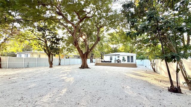 12325 NE 11th Place, North Miami, FL 33161
