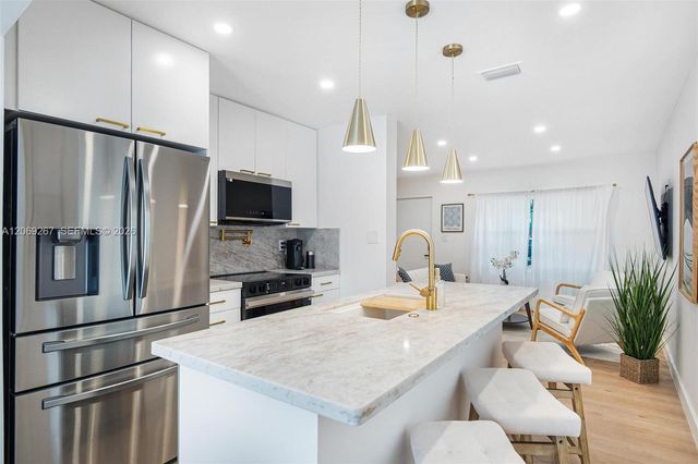 12325 NE 11th Place, North Miami, FL 33161