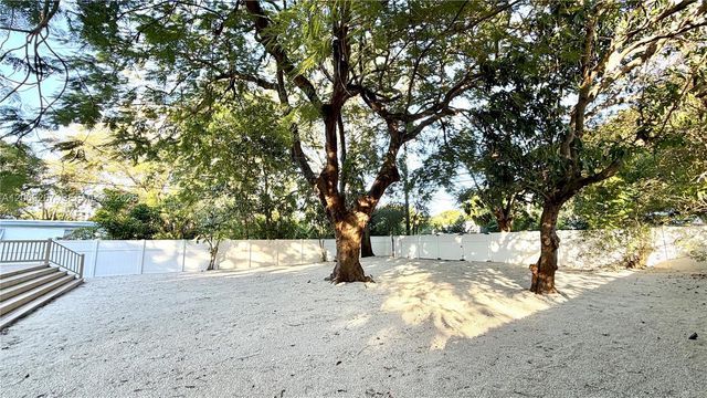 12325 NE 11th Place, North Miami, FL 33161