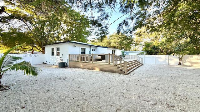 12325 NE 11th Place, North Miami, FL 33161