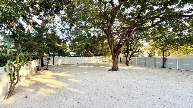 12325 NE 11th Place, North Miami, FL 33161