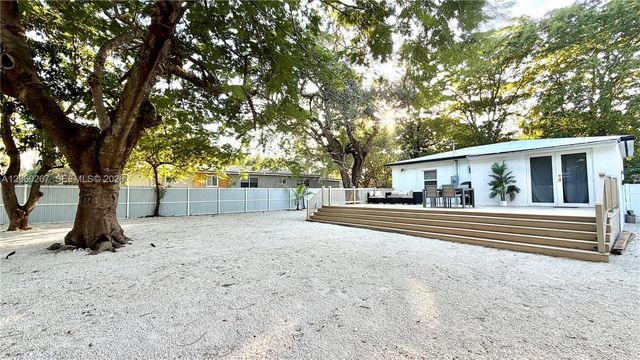 12325 NE 11th Place, North Miami, FL 33161