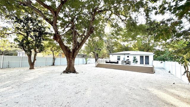 12325 NE 11th Place, North Miami, FL 33161