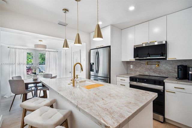 12325 NE 11th Place, North Miami, FL 33161
