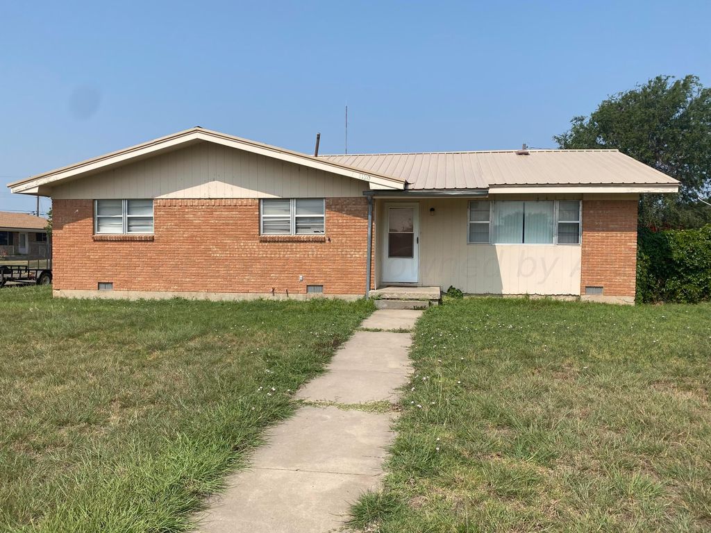 1120 Barkley Street, Spearman, TX 79081