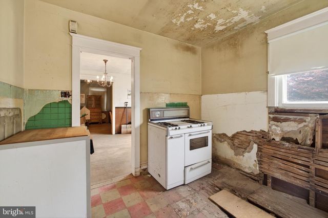 2583 RADCLIFFE RD, Broomall, PA 19008