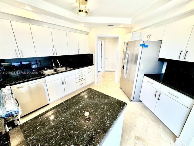 2000 Island Blvd 1801, Aventura, FL 33160